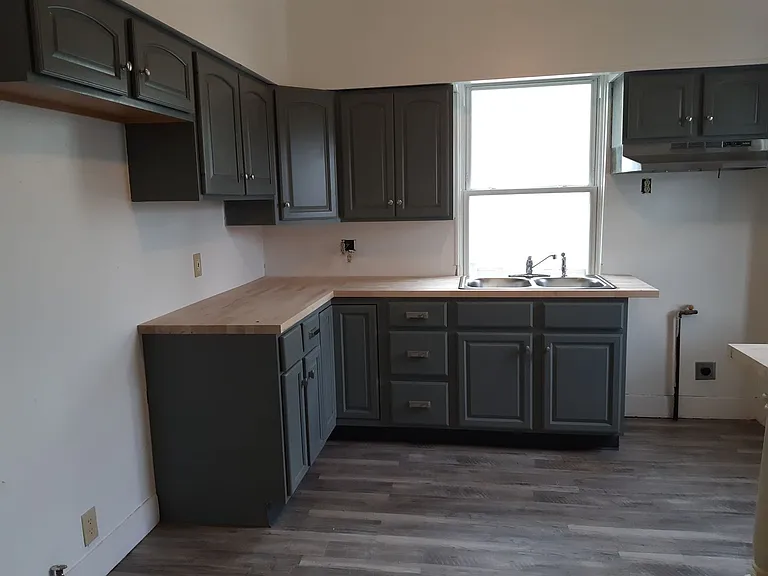 3517 E 2nd St — Photo 10