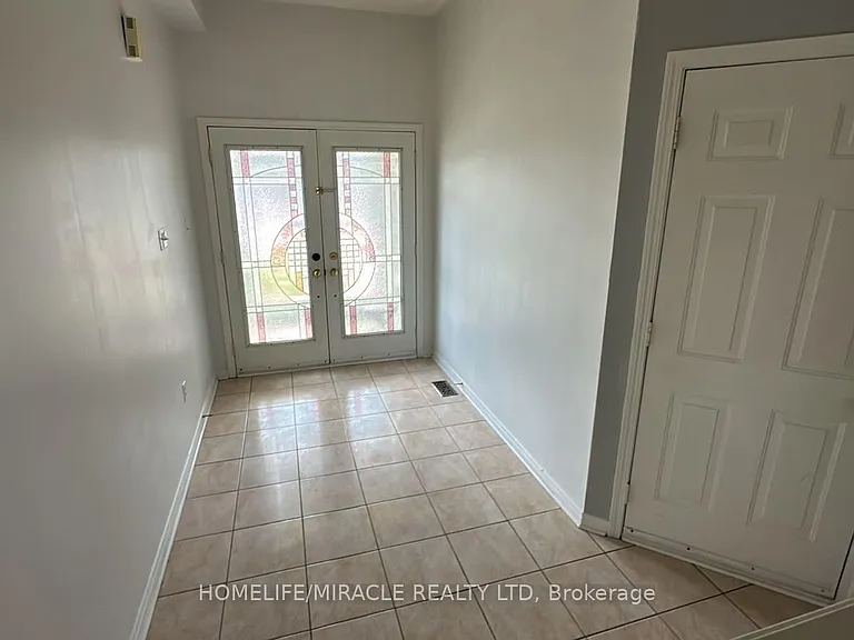 802 Genovese Pl — Photo 4