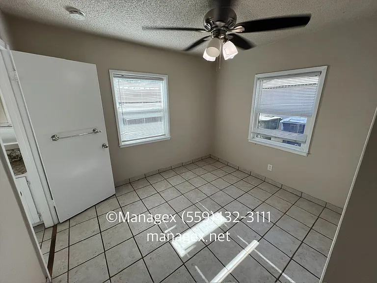 1011 3rd St — Photo 12