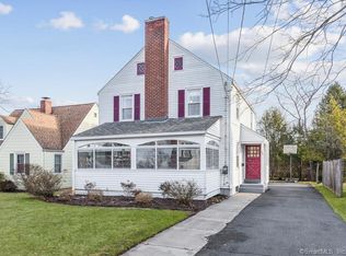 100 Robin Rd, West Hartford, CT 06119