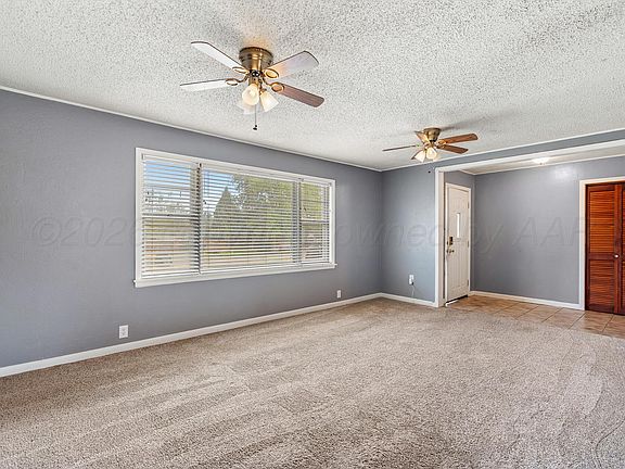 5th image of 302 Tansy St