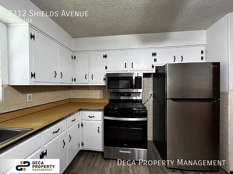 2312 Shields Ave — Photo 6