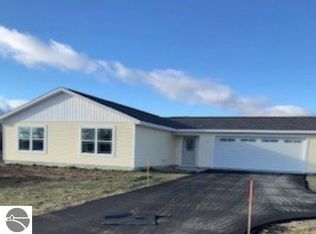 9491 Kingsfield Dr, Kingsley, MI 49649