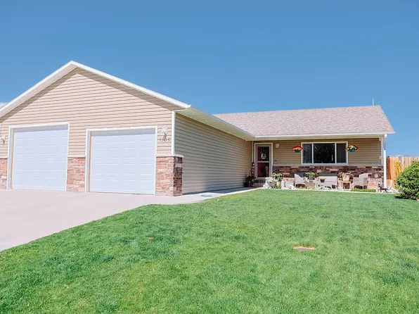 1105 Hatchet Dr, Douglas, WY 82633