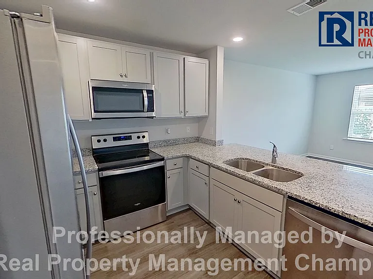 3110 Lobelia Ln — Photo 7