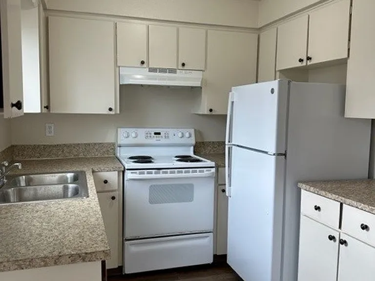 184-2nd St 4 Plex — Photo 5