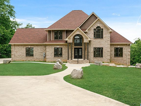 3rd image of 191 Marlie Ln