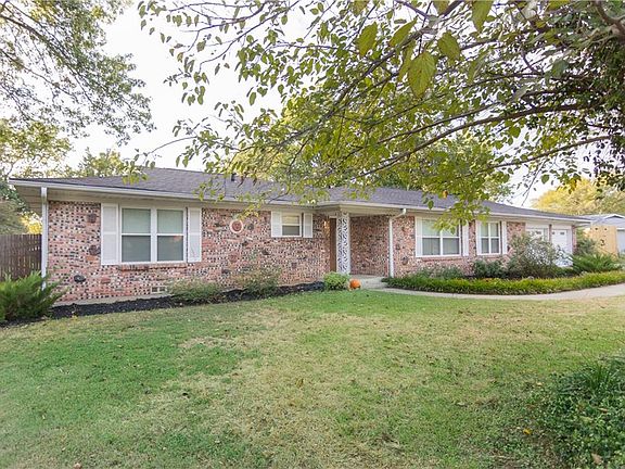 3rd image of 4713 Deville Dr