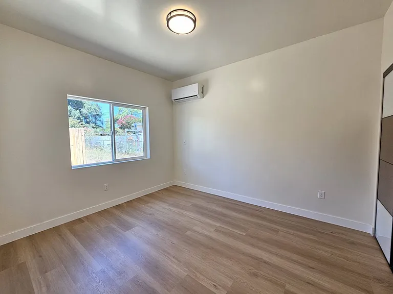 11821 Pipeline Ave #2 — Photo 12