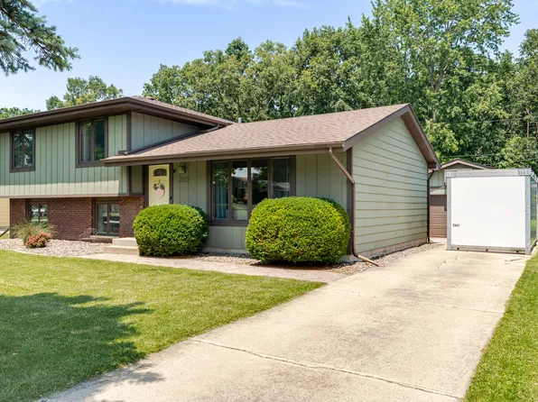 7072 W 82nd Ct, Crown Point, IN 46307