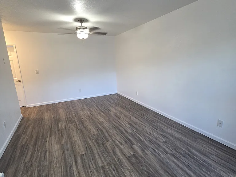 13112 Carriage Rd #15 — Photo 6