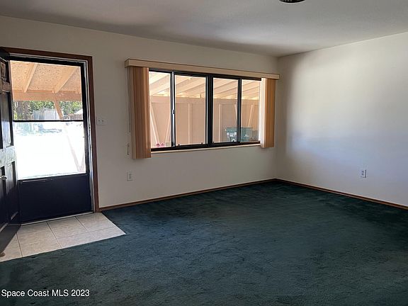 3rd image of 1393 Stanley Dr