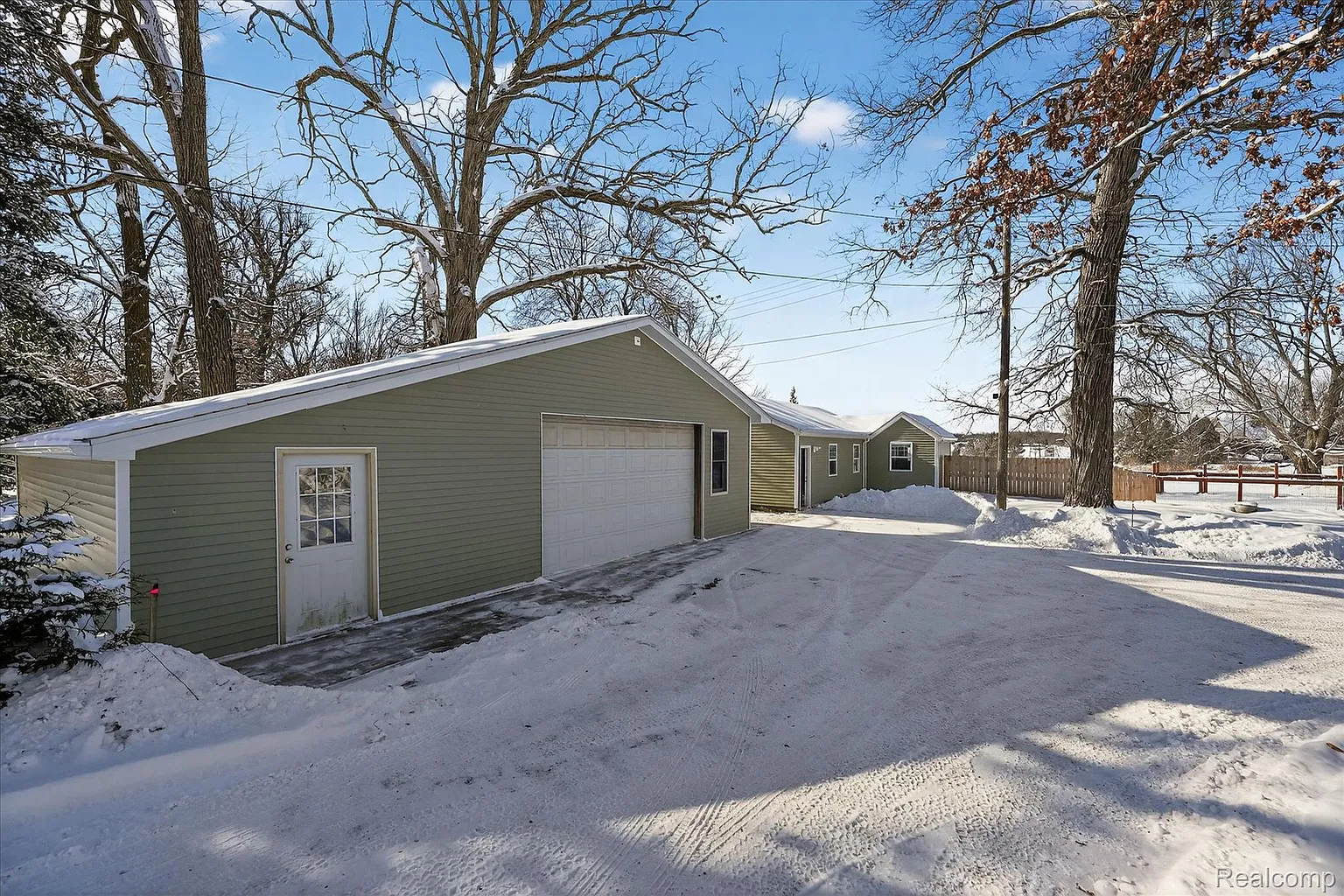 4539 Parker Dr photo 1