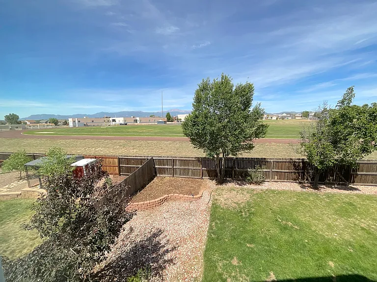 6112 Chivalry Dr — Photo 32