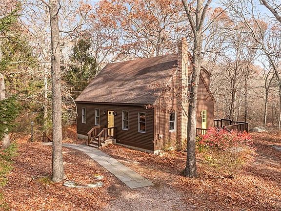 2nd image of 135 Ross Hill Rd