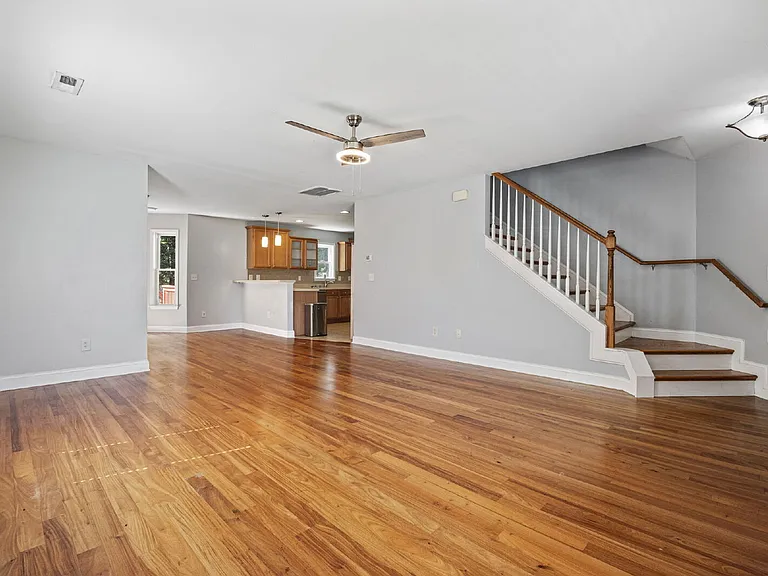 190 Hamilton Way — Photo 7