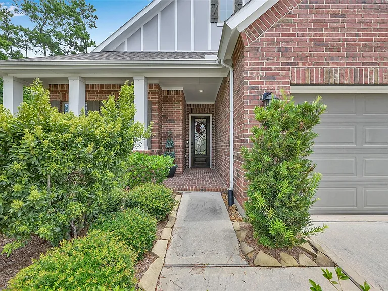 4205 Grand Oaks Wind — Photo 2