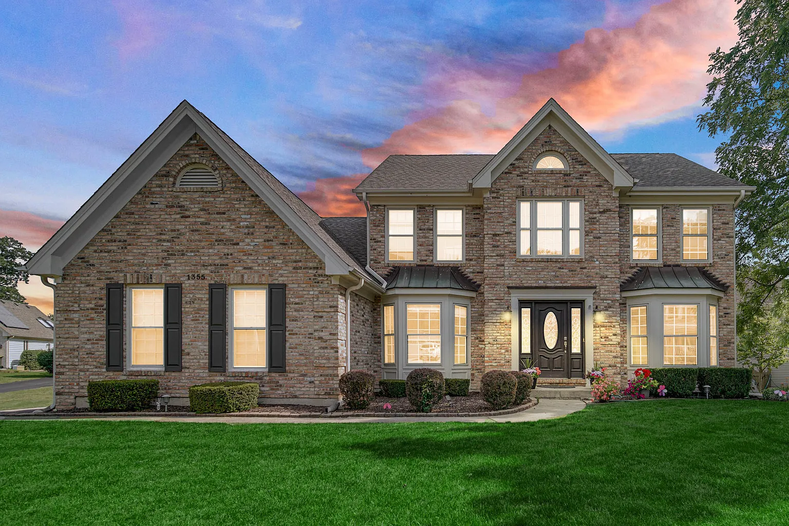 1355 New London Ct photo 1