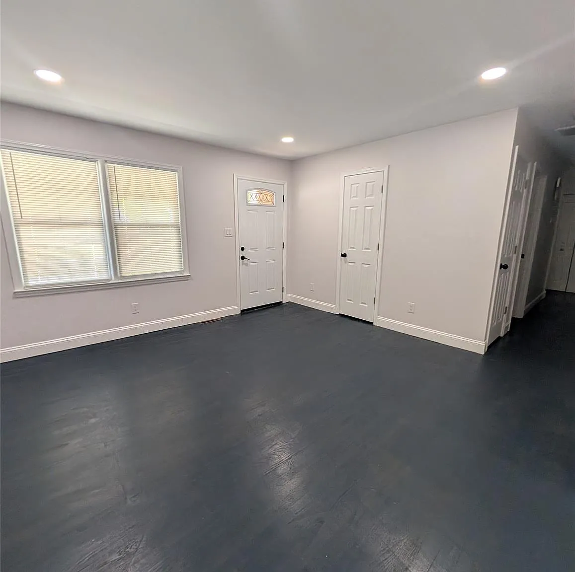 3 bed, 2.0 bath, 1088 sqft, $2,300 — Photo 4