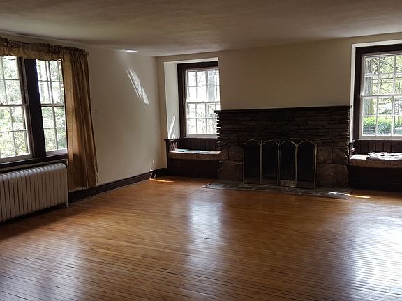 5th image of 220 Mountain Rd #9