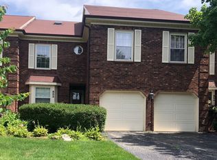 852 Seminary Cir, Glen Ellyn, IL 60137