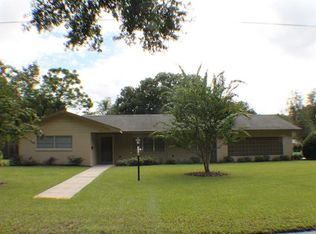 902 E Pennsylvania Ave, Deland, FL 32724