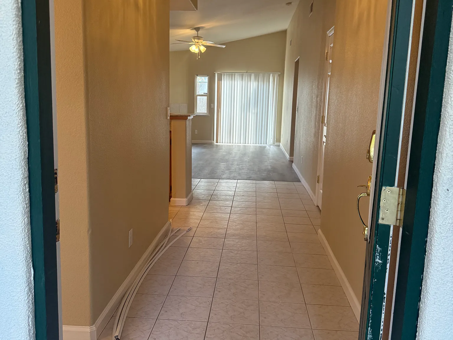 3 bed, 1500 sqft, $2,700 — Photo 2