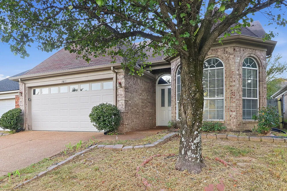 3 bed, 2.0 bath, 1800 sqft, $1,705 — Photo 4