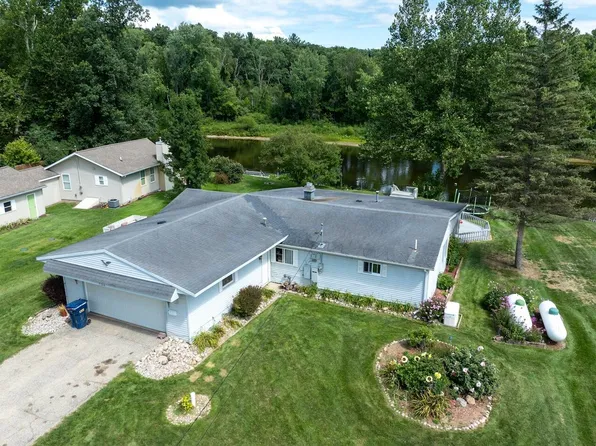 7744 S Main St, Newaygo, MI 49337