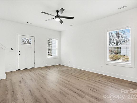 5th image of 720 Worthwood Cir