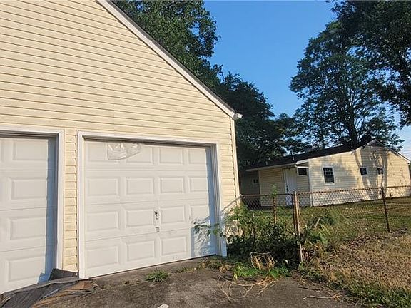 3rd image of 300 Logan Dr