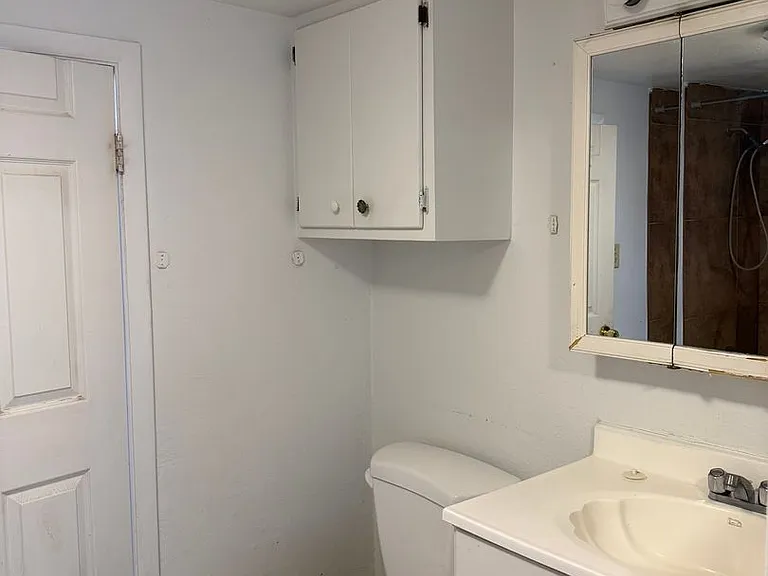 145 S Madison St — Photo 10