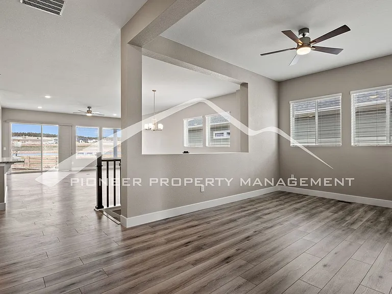 6524 Courtland Pl — Photo 3