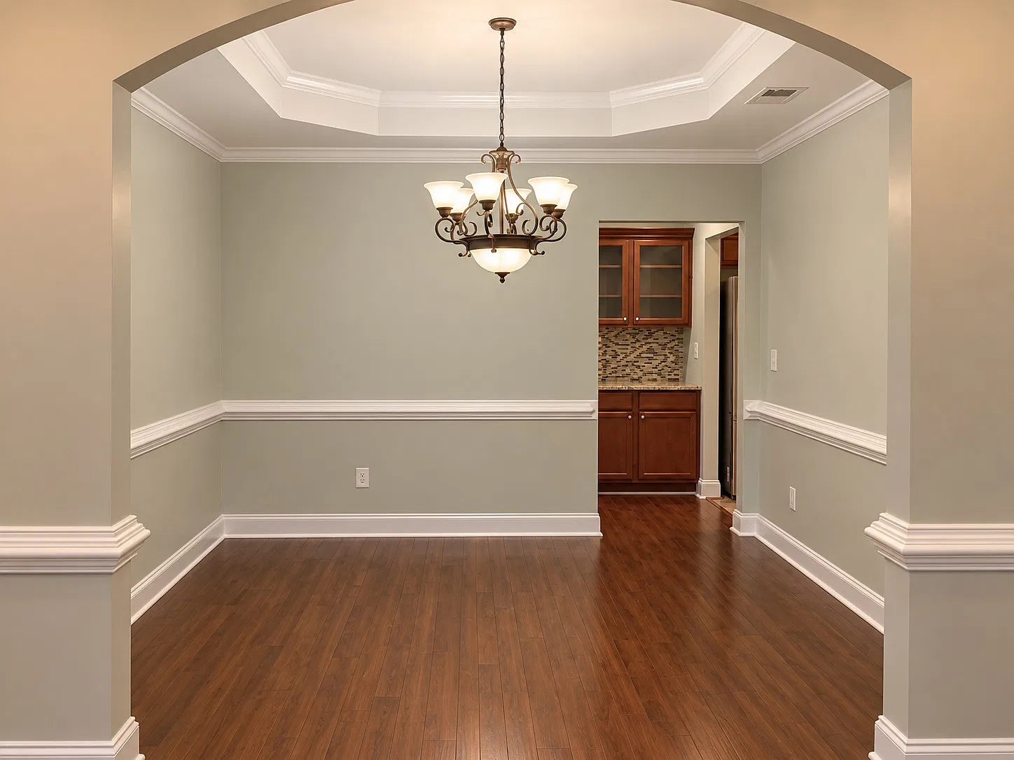 4 bed, 2.5 bath, 2303 sqft, $2,200 — Photo 4