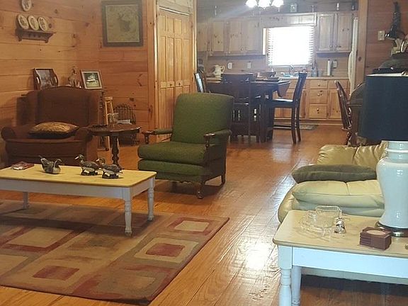 4th image of 482 Peaceful Valley Dr