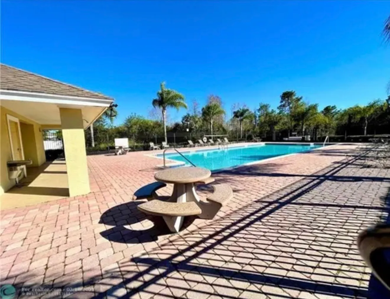 5 bed, 3500 sqft, $900 — Photo 3