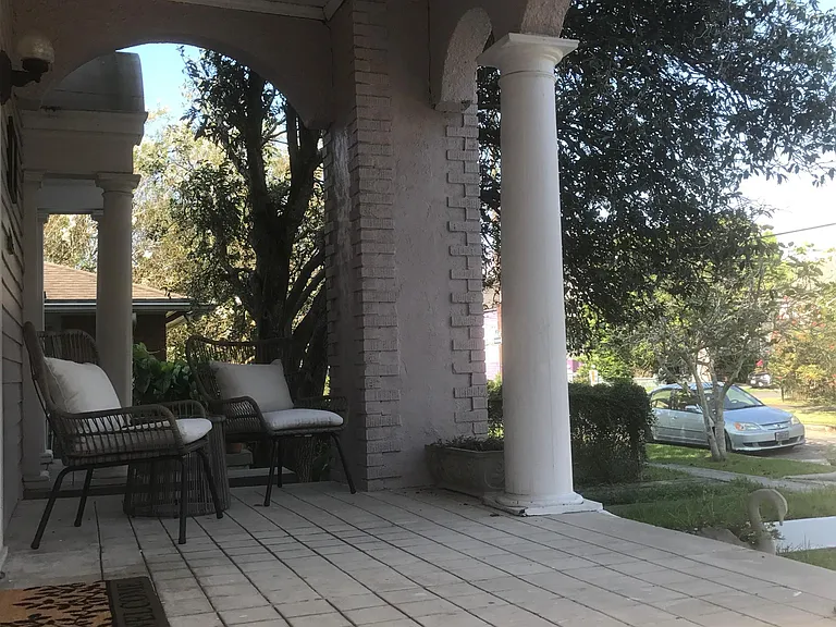 Front porch/balcony