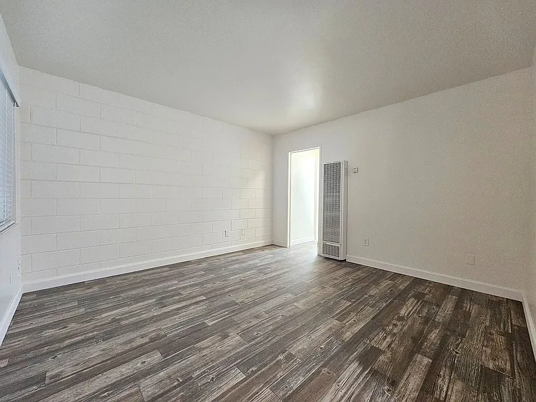 1465 Grand Ave — Photo 10