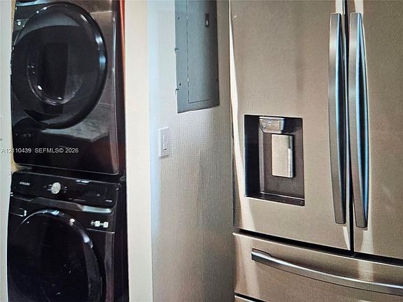 5th image of 1021 Mockingbird Ln APT 105