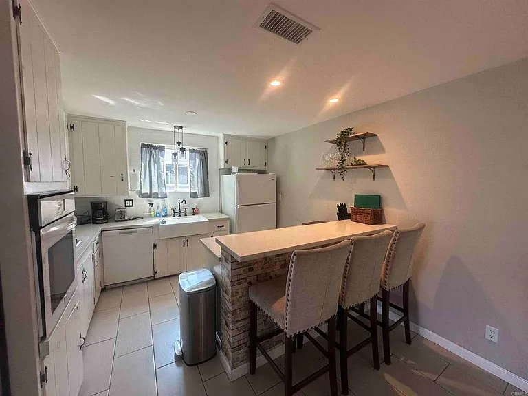 1315 Darby St — Photo 24