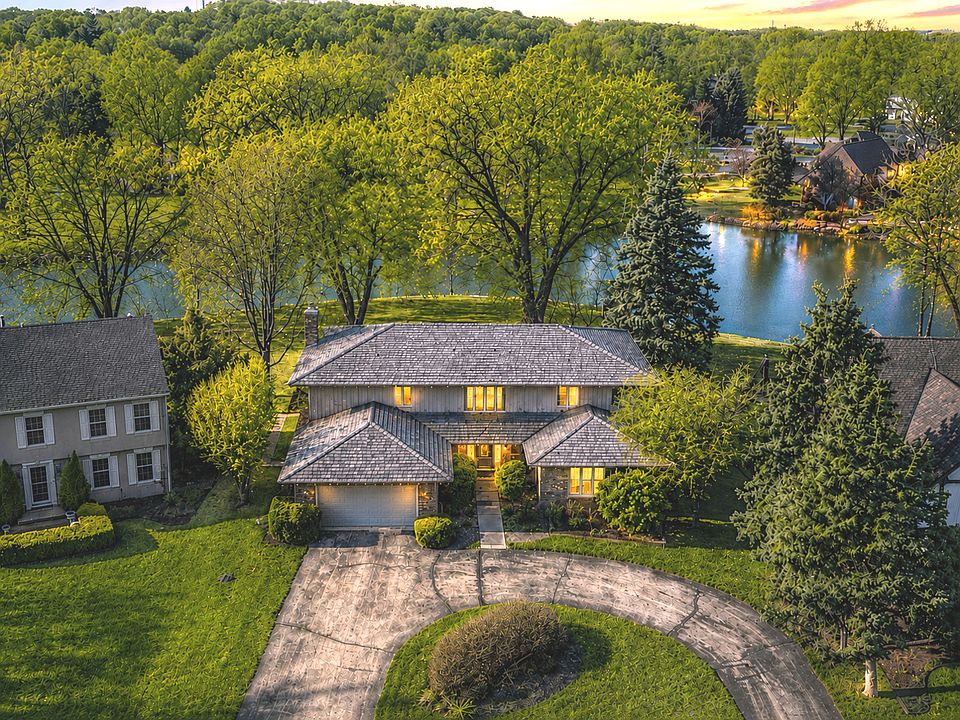 1st image of 9 Buckingham Dr