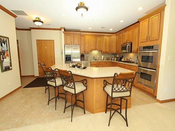 5th image of 271 E Railroad Ave Unit 205