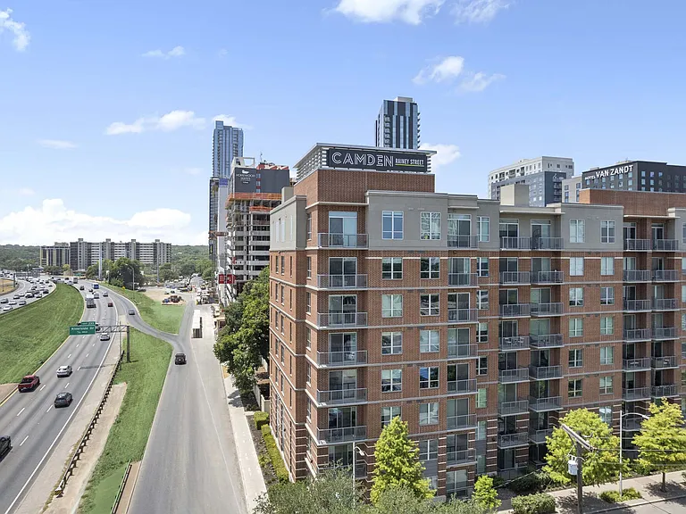Camden Rainey Street — Photo 24