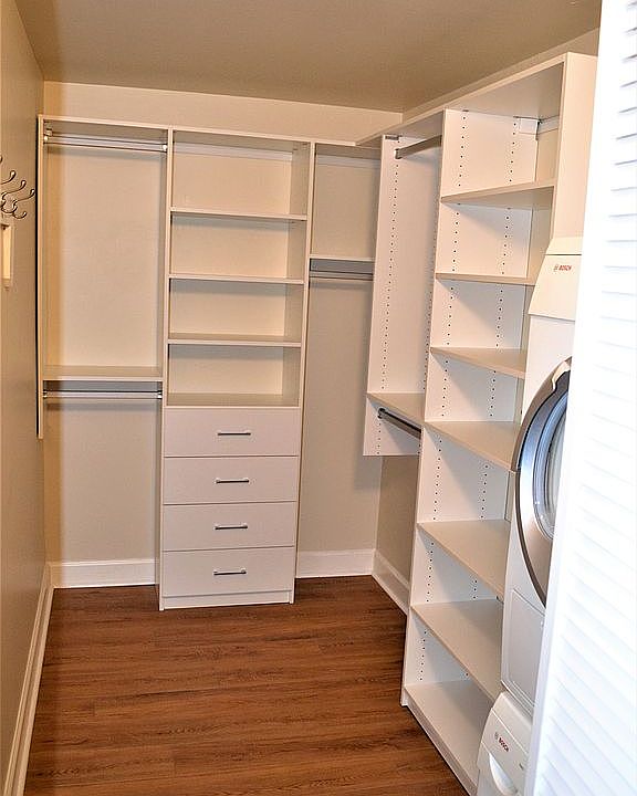 Walk-in Closet