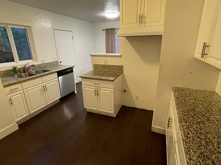 1117 E Fairview Blvd — Photo 14
