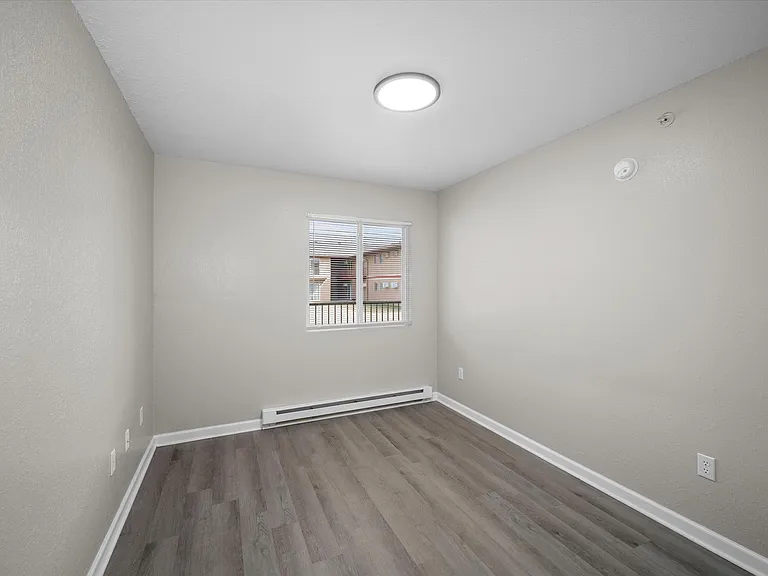 Toledo Circle Apartments — Photo 18