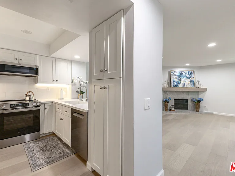 400 N Louise St #204 — Photo 7