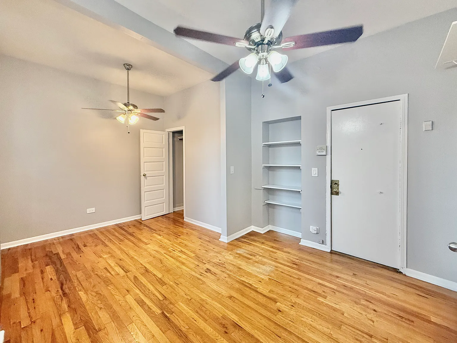 Studio, 425 sqft, $1,525 — Photo 3