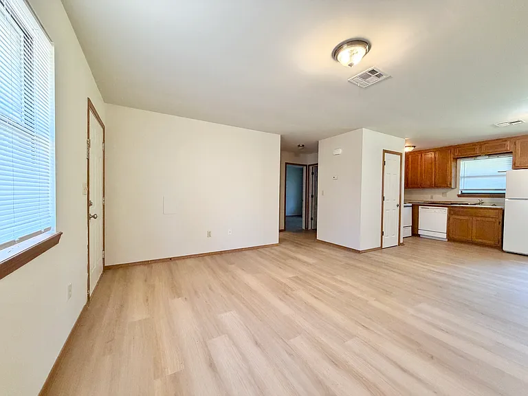 385 S Teehee Dr #1 — Photo 6