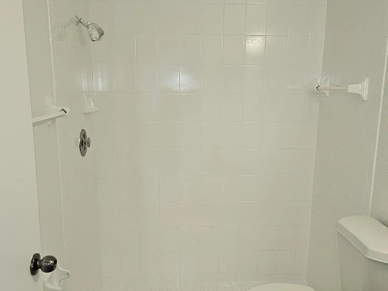 1305 Rosewood Villa Ln — Photo 8
